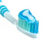 toothpaste-g9d7092c01_640