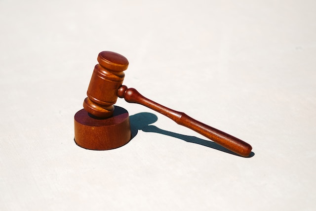 Adwokat – jaka jest jego rola w procesie rozłąki klientów?
